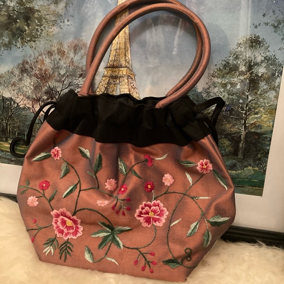 Vintage embroidered drawstring evening bag.  EUC. - Picture 1 of 2